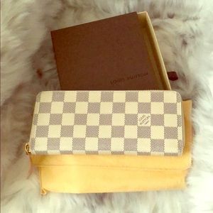 🎊SOLD🎊Louis Vuitton Clemence Wallet